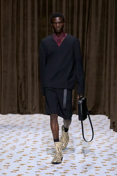 Look 5